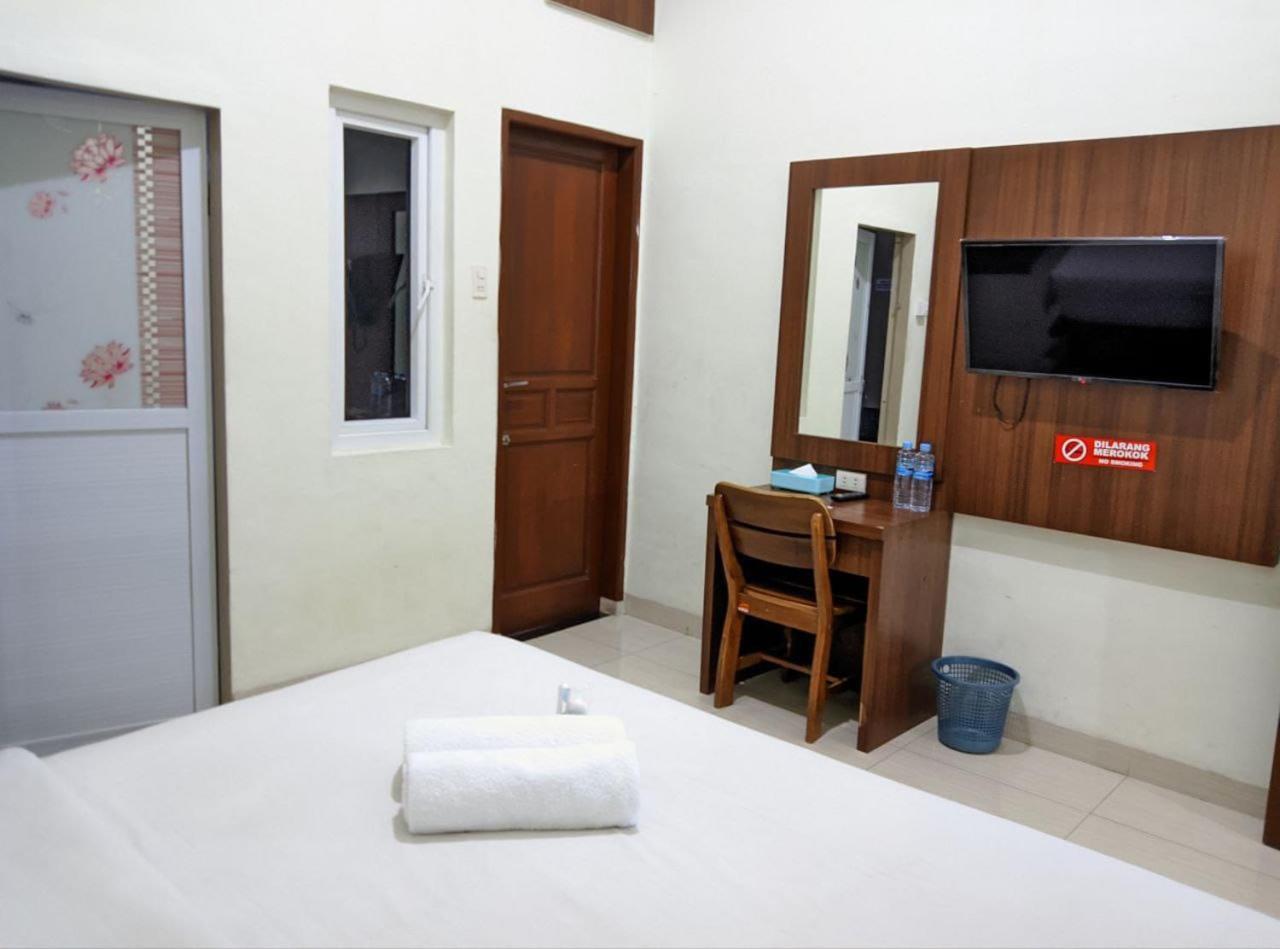 OYO 90500 Teratai Residence Medan Bagian luar foto