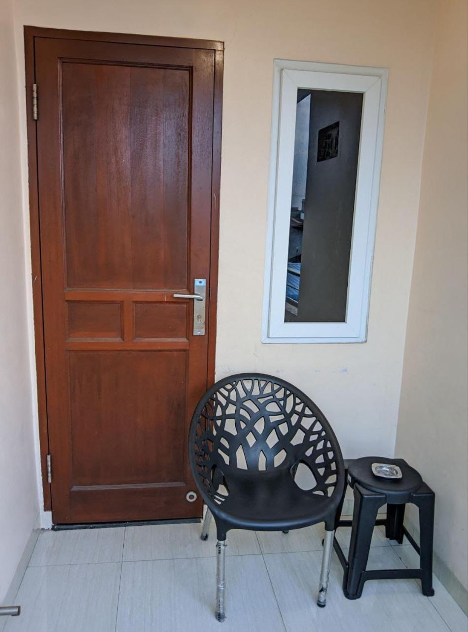 OYO 90500 Teratai Residence Medan Bagian luar foto