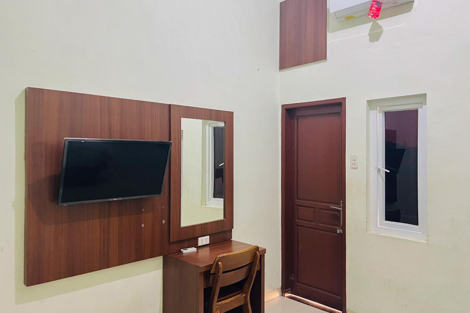OYO 90500 Teratai Residence Medan Bagian luar foto
